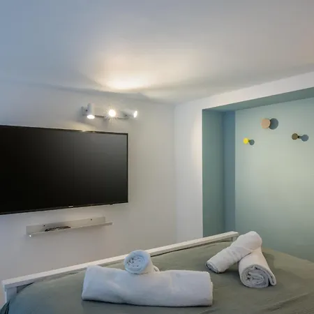 Alisea Tiny House By Pleiades Apartment *